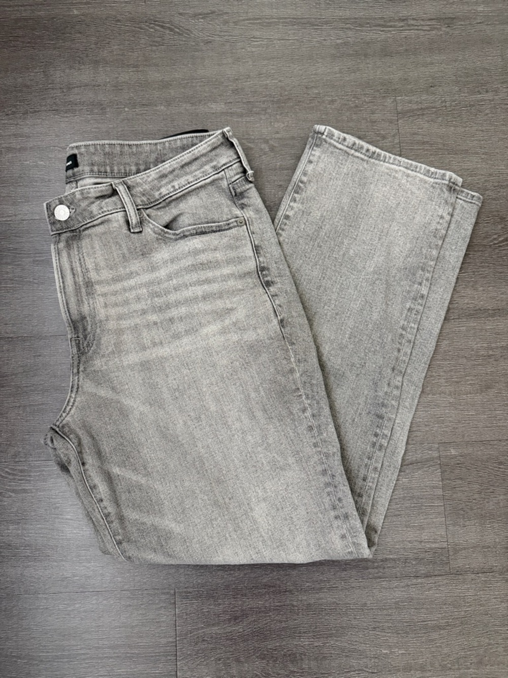 Men’s Express Straight Gray Wash Hyper Stretch Jeans